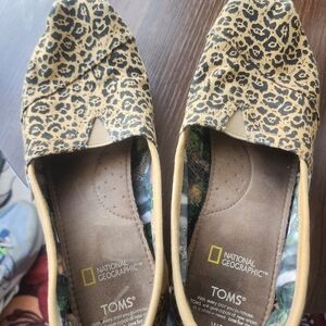 TOMS National Geographic Leopard Print Flats